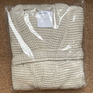 Parachute waffle robe, NWT IN TAN, size large.